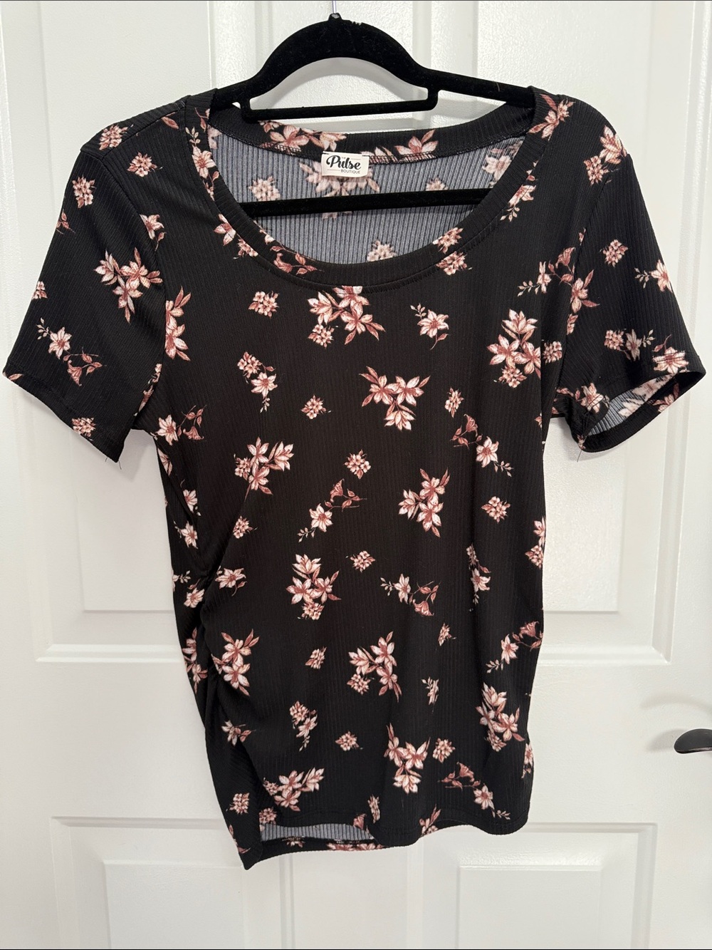 Black Floral Scoop Neck Womens Top - Size Medium